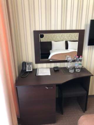 Отель Rooms in Kasimir resort hotel Буковель Стандартный двухместный номер с 2 отдельными кроватями-4